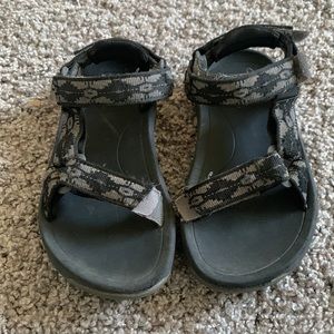 Teva size 12 tribal sandals unisex black and gray